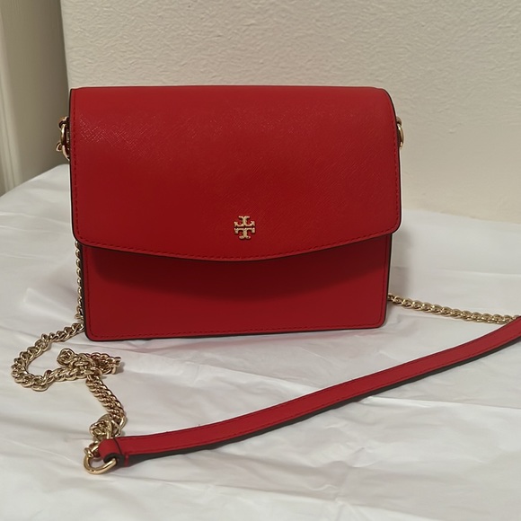 Tory Burch red bag with gold chain - Picture 3 of 5